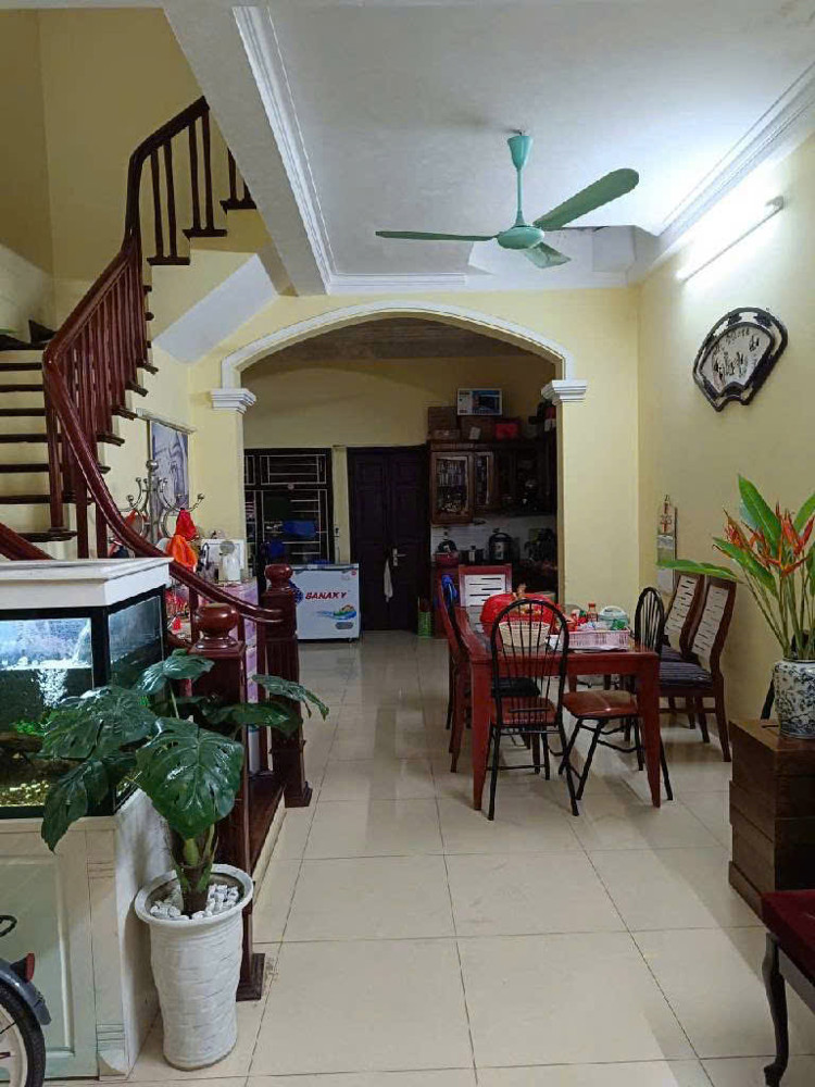 Bán Nhà Xuân La , 65m, 5 tầng, oto đỗ cửa, 2 thoáng trước và sau, có ô chờ thang máy, có oto sửa