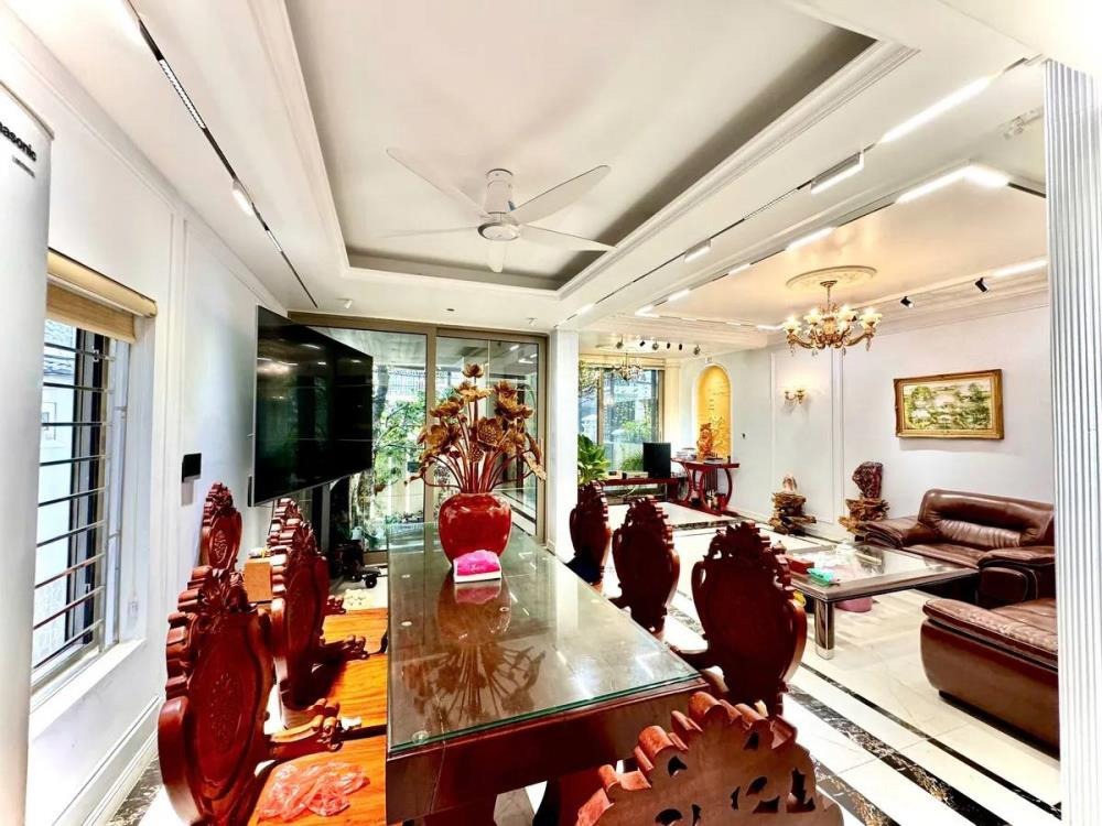 Bán Biệt Thự Mỹ Đình 2 Hiện Đại - 200m2, 4 Tầng, Mặt Tiền 10m