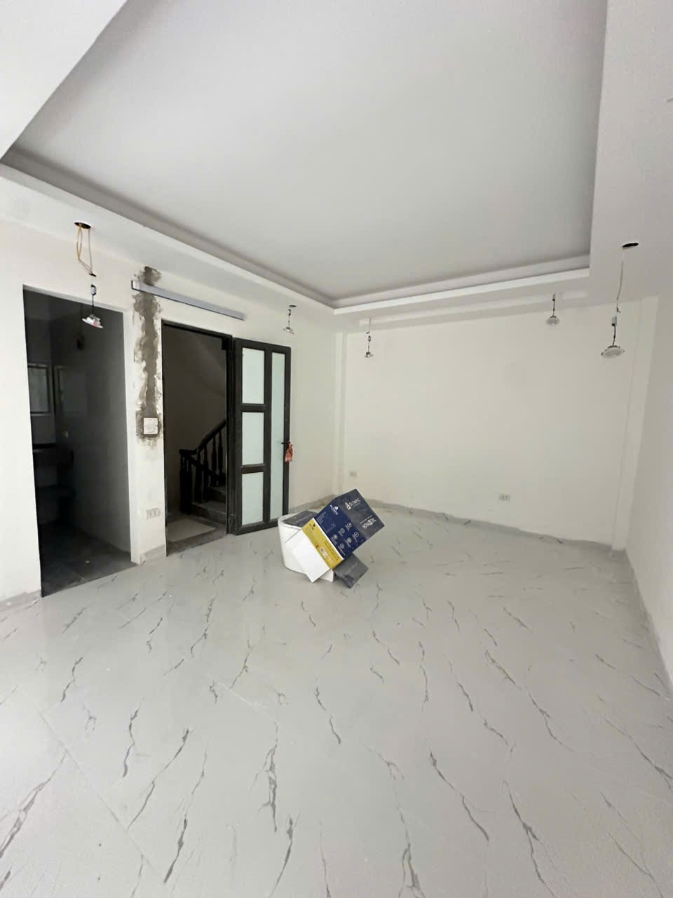 Bán nhà Hoàng Mai ô tô đỗ cổng, 4 ngủ, full nội thất, giá tốt