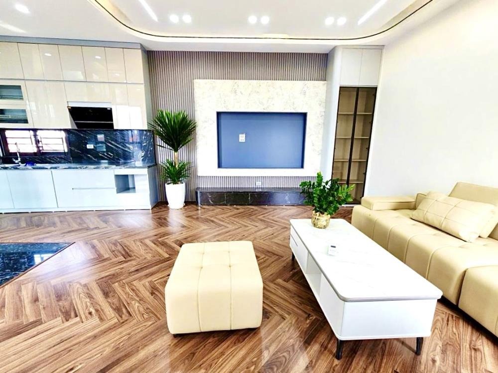 Nhà phố La Thành - 50m² - 5 tầng - Ô tô đỗ cửa - Giá 19 tỷ