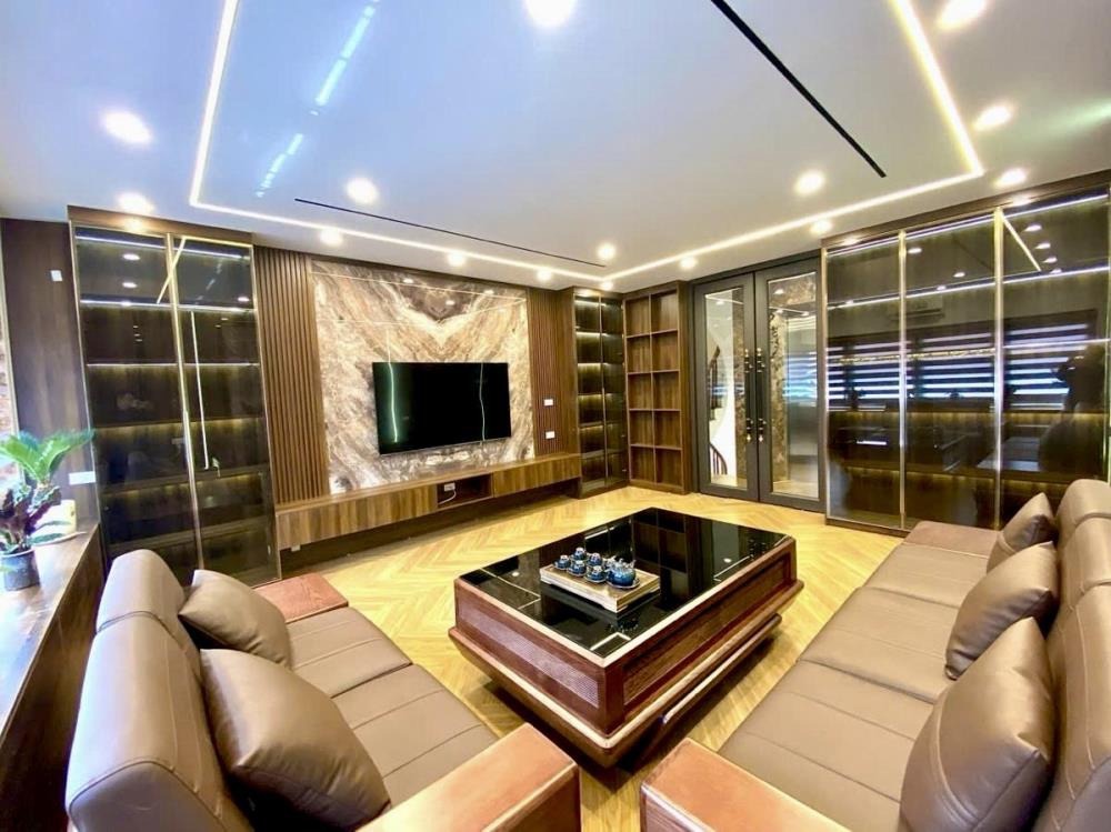 Mặt Phố Vũ Tông Phan - Vỉa Hè 5m - Kinh Doanh Sáng - Giá 17.9 Tỷ