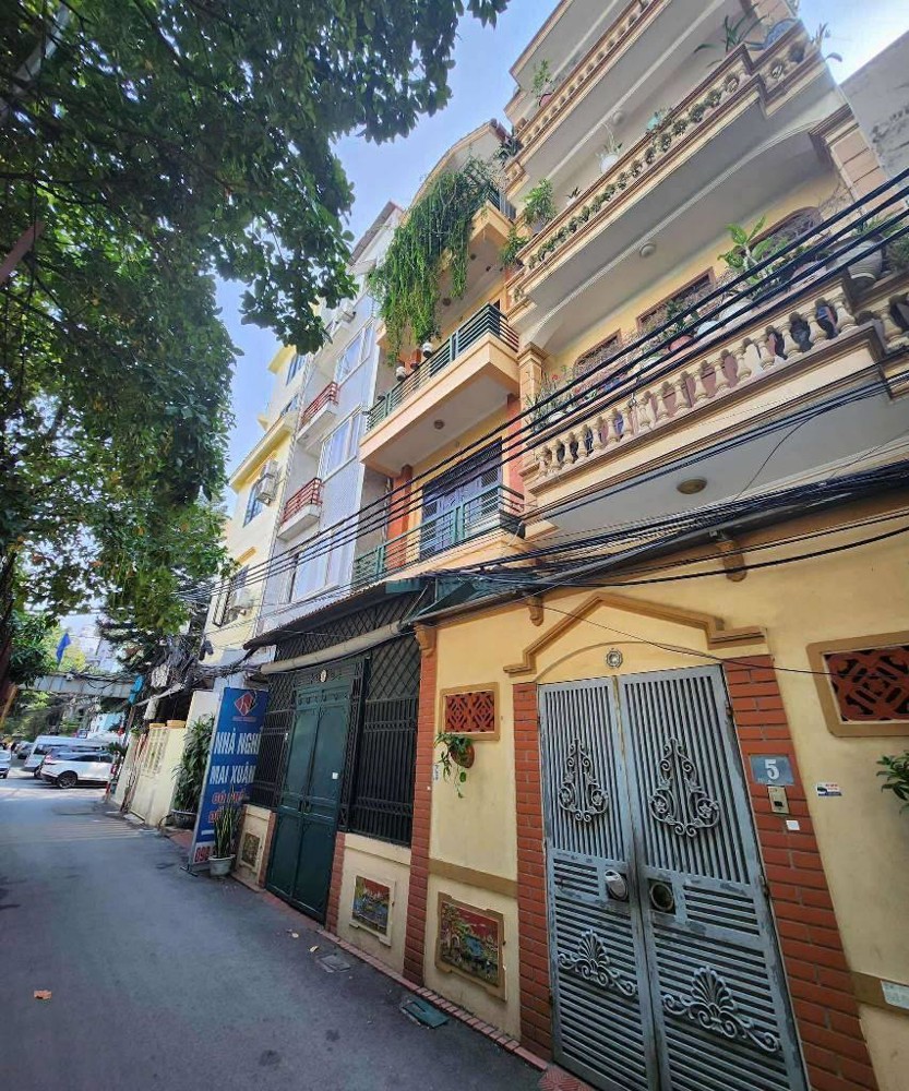 Siêu phẩm mặt phố Hoàng Quốc Việt, 57m2, mặt tiền 7.2m, vỉa hè rộng