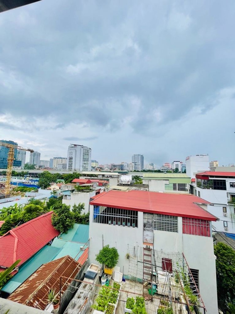 Siêu phẩm mặt phố Hoàng Quốc Việt, 57m2, mặt tiền 7.2m, vỉa hè rộng