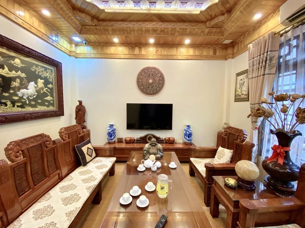 Mặt phố Hoàng Quốc Việt, lô góc, ô tô tải tránh, giá cực tốt