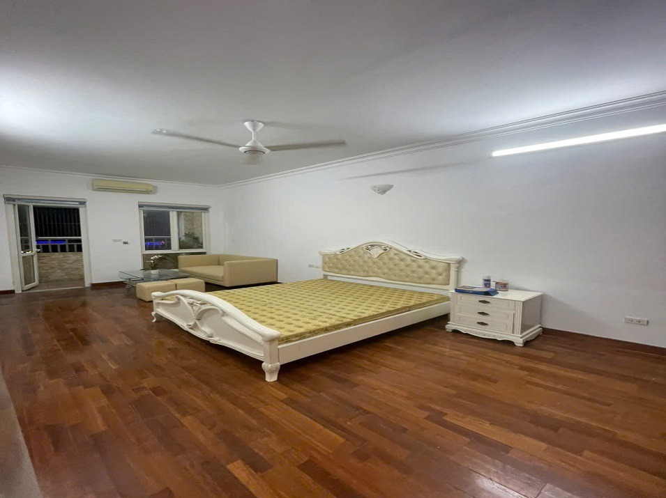 Bán Căn Hộ 4PN, 160m2, Tòa 24T2 Hoàng Đạo Thúy - Giá Tốt