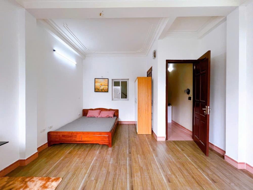 Bán tòa nhà 5 tầng, 8 phòng Triều Khúc - Giá 8.5 tỷ