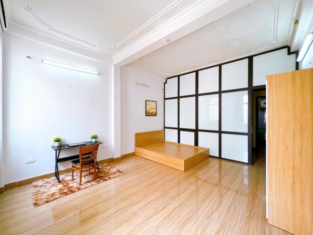 Bán tòa nhà 5 tầng, 8 phòng Triều Khúc - Giá 8.5 tỷ
