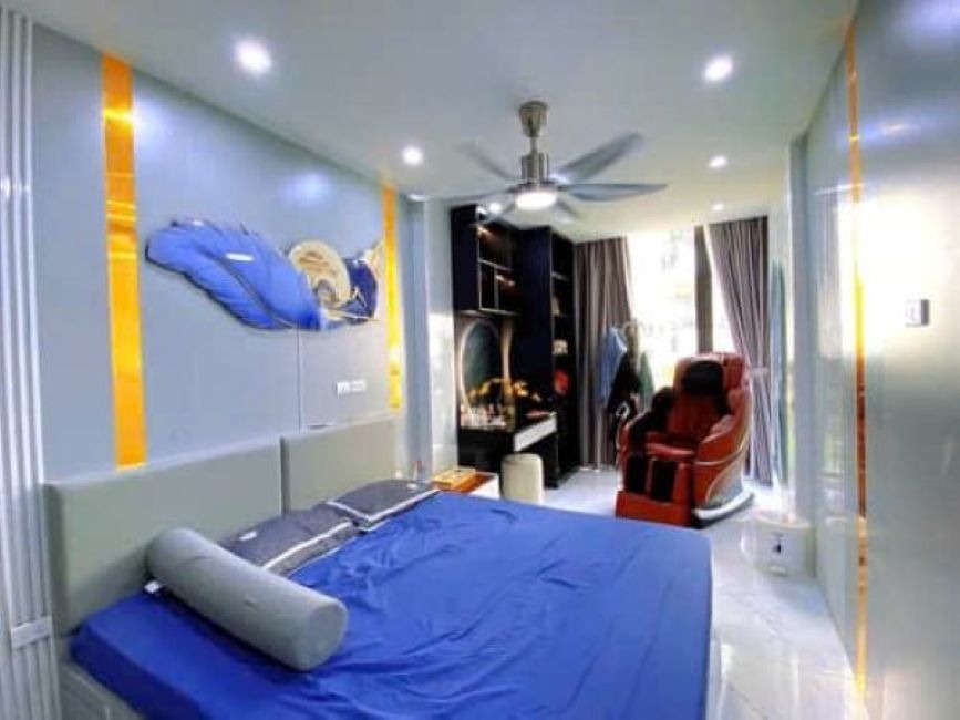 Bán nhà Trung Kính - Ngõ to, kinh doanh sầm uất, giá 14.8 tỷ