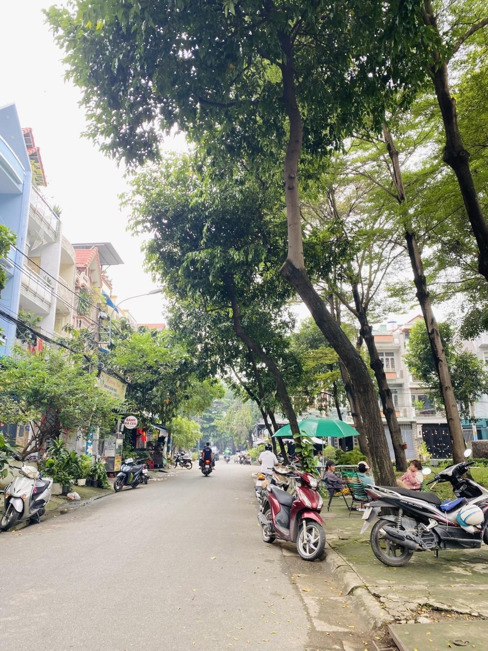Bán nhà 4 tầng mặt tiền đường Số, Phước Bình, Quận 9 - Vừa ở vừa kinh doanh