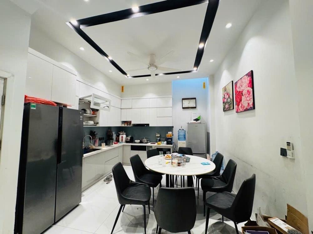 Nhà Đẹp Trung Tâm Ba Đình - 5 Tầng, Ô Chờ Thang Máy, Giá 12.2 Tỷ
