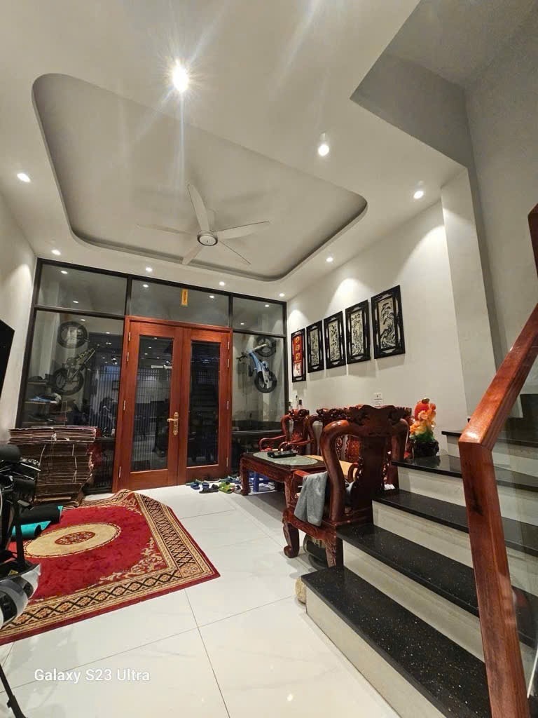 Nhà Đẹp Trung Tâm Ba Đình - 5 Tầng, Ô Chờ Thang Máy, Giá 12.2 Tỷ