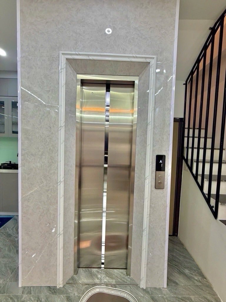 Nhà Hoàng Mai 5 Tầng, Thang Máy, Nội Thất Cao Cấp - 50m Ra Phố