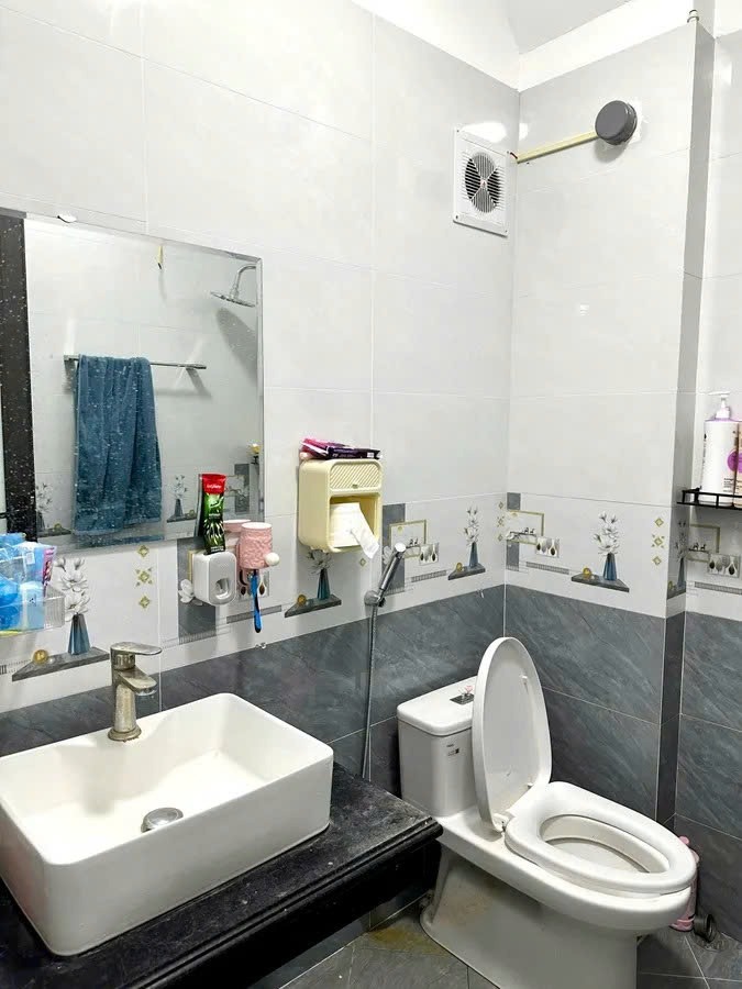Bán nhà Bạch Mai 30m² 5 Tầng - Vị Trí Trung Tâm, Giá 6.6 Tỷ