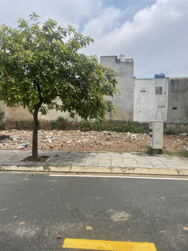 5 lô đất thổ cư, mt đường nhựa 12m có vỉa hè, ngay ngã tư Ông Cù, gần chợ, thổ cư, sổ sẵn,