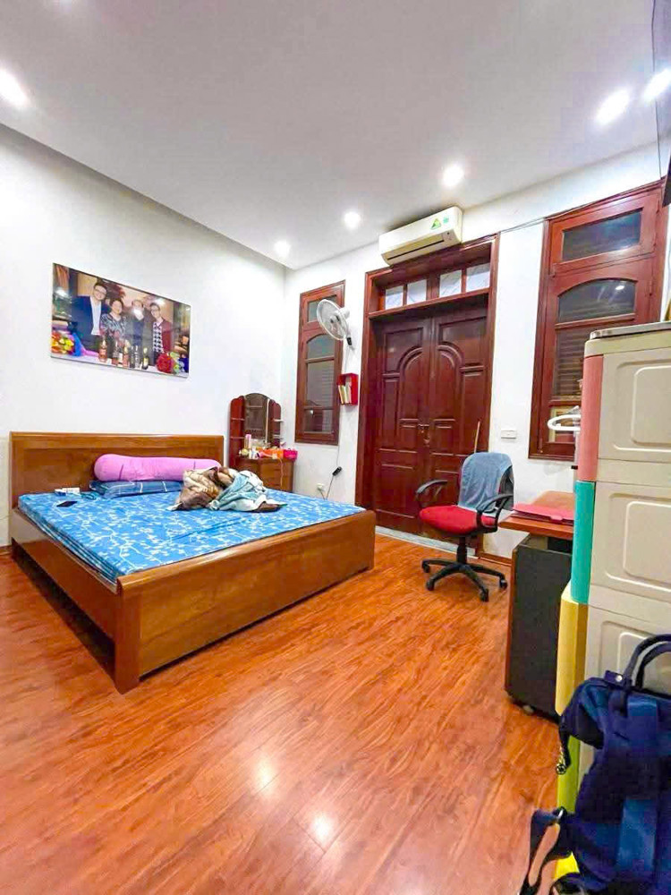 Nhà riêng cạnh KĐT mới Đại Kim, lô góc 2 mặt thoáng, 55m*4 tầng, mặt tiền 6m. Giá chào 9,6 tỷ
