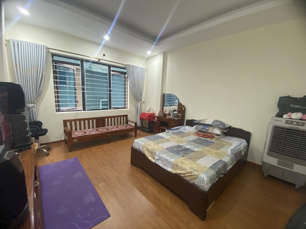Bán nhà phố Tây Sơn, Đống Đa - 50m2, 4 tầng, Ô tô vào nhà