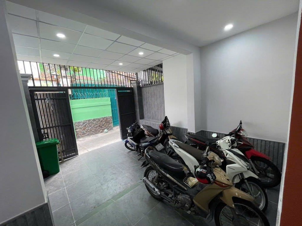 Bán nhà Gò Vấp, hẻm xe hơi Phạm Văn Đồng, 90m², 6PN full nội thất, chỉ 8.9 tỷ TL