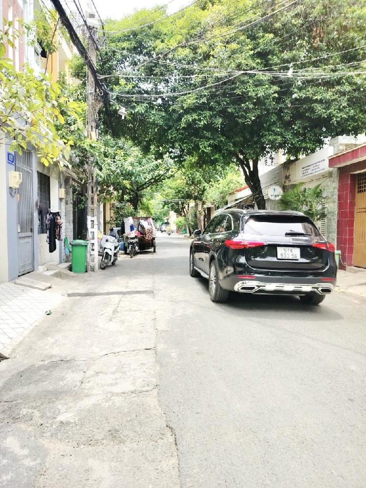 Nhà MT Trần Văn Danh 4 tầng cạnh nhà ga T3
