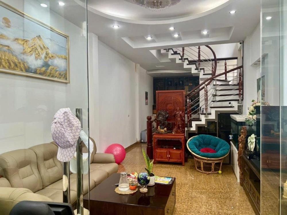 Nhà Lô Góc Ngã Tư Sở - 53m2 - Oto Đỗ Cửa - Giá 13.9 Tỷ