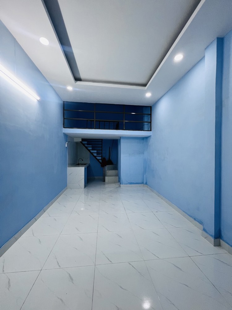 HẺM Ô TÔ ĐẬU TỚI NHÀ - SÁT MẶT TIỀN LẠC LONG QUÂN