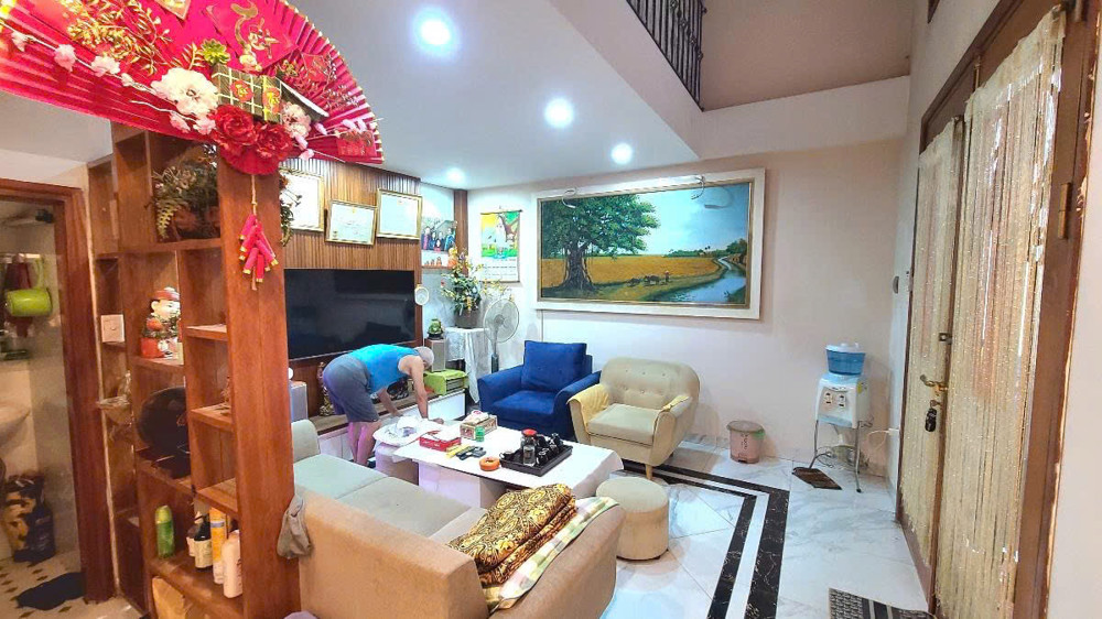 Bán nhà Ngọc Lâm 30m 6 tầng MT6m ô tô thông hơn 7 tỷ