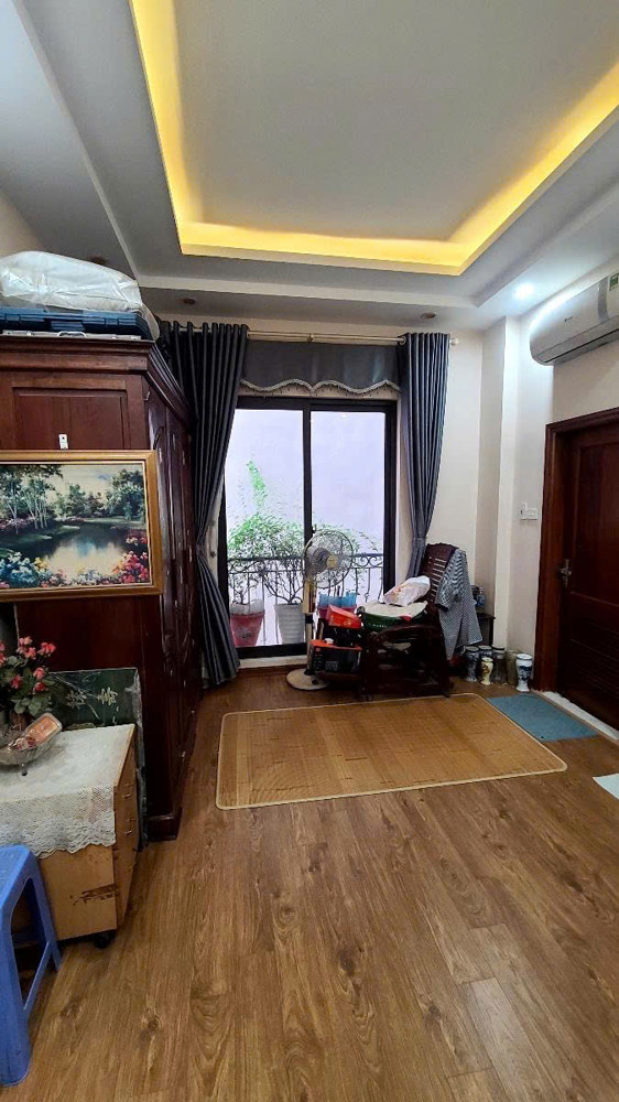 Bán nhà Ngọc Lâm 30m 6 tầng MT6m ô tô thông hơn 7 tỷ