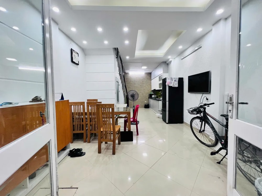 Bán nhà ngõ Trung Liệt, Đống Đa: 39m2, 4 tầng, 3PN, 8.4 tỷ, Sổ đỏ