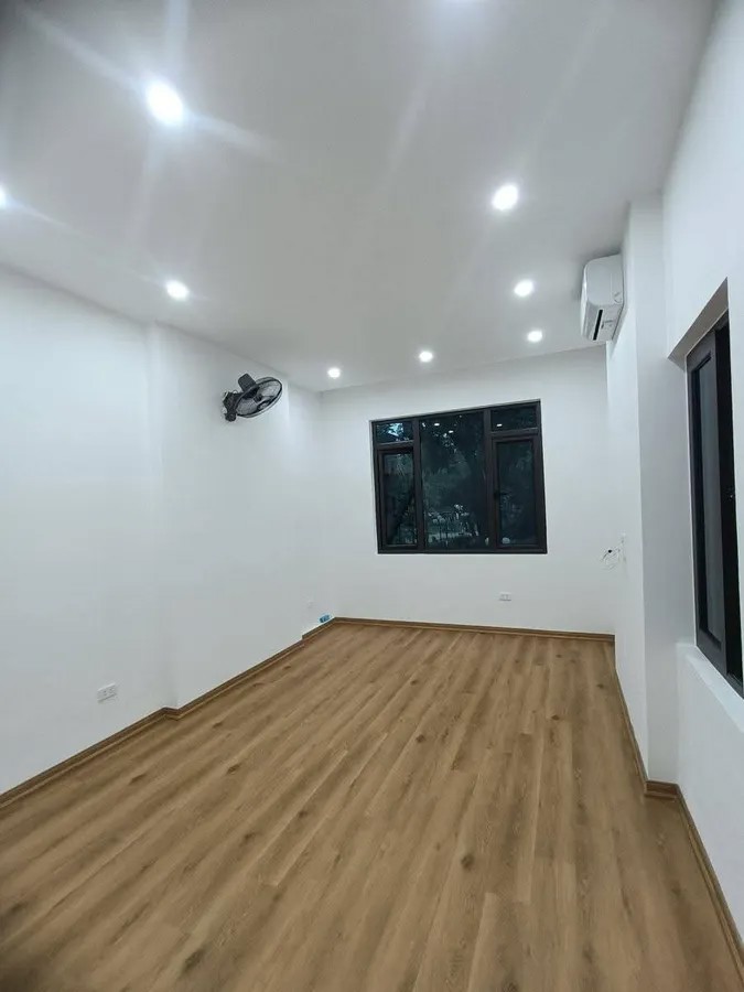 BÁN NHÀ RIÊNG Ô TÔ ĐỖ CỬA Tây Sơn 30m2  X 5 tầng 7.2 tỷ Đống Đa Hà Nội
