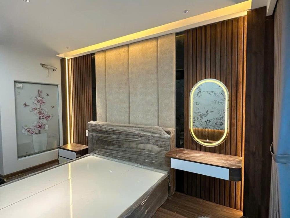 Bán nhà mặt phố Xã Đàn, Đống Đa - 33 tỷ, 6 tầng, thang máy, mặt tiền 4m