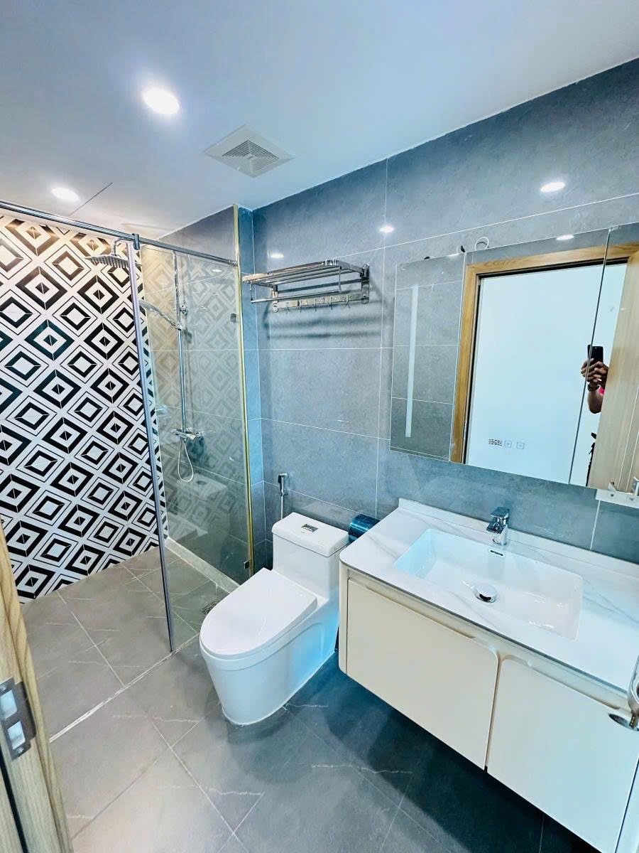 Bán nhà mặt phố Xã Đàn, Đống Đa - 33 tỷ, 6 tầng, thang máy, mặt tiền 4m