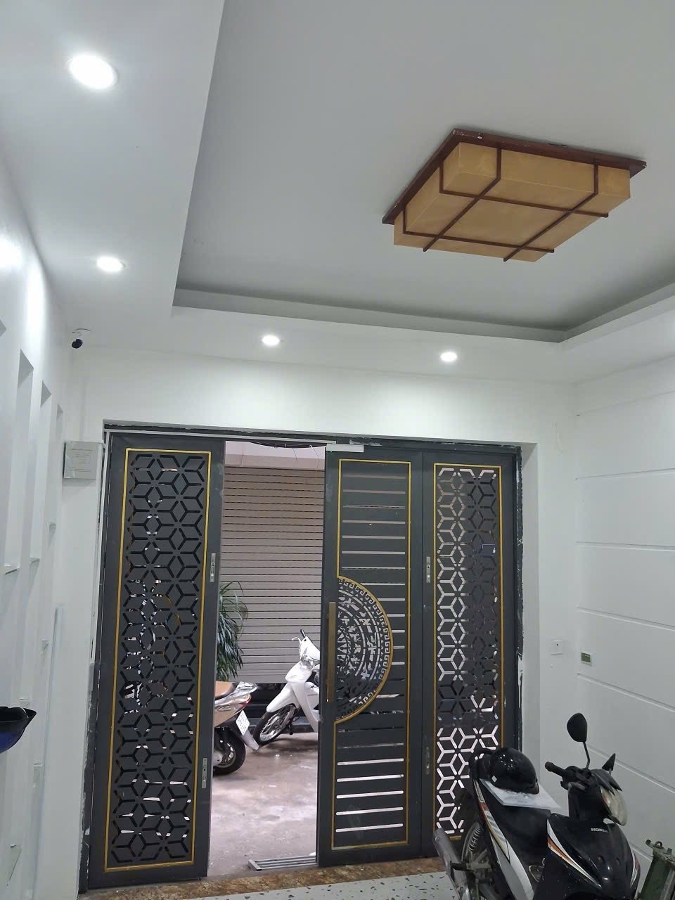 Bán Nhà Phạm Văn Đồng 6 Tầng Full Nội Thất - Dòng Tiền 360tr/Năm - 8.6 Tỷ