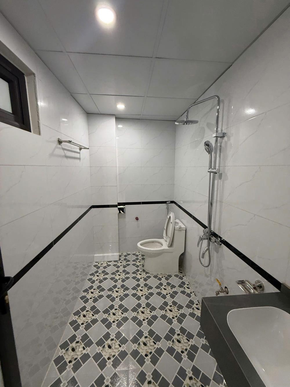 Bán nhà 5 tầng mới tinh tại Đa Sỹ, Hà Đông - Giá chỉ 6 tỷ