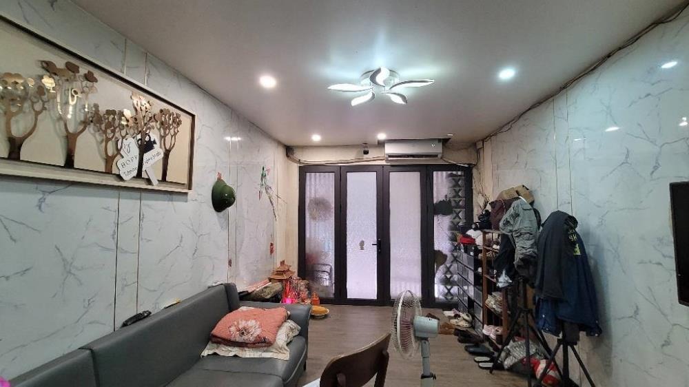 Bán nhà phố Hồng Mai 32m², 3 tầng, 9.6 tỷ - Vị trí trung tâm Hai Bà Trưng