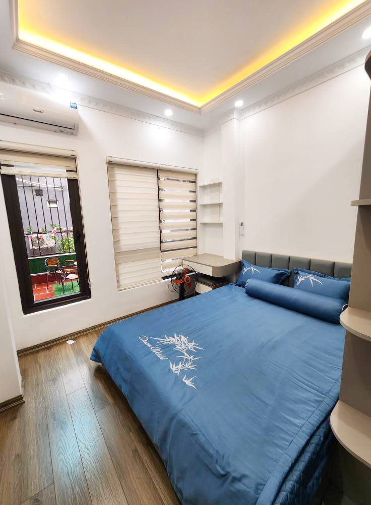 Nhà Đội Cấn Mặt Phố - Vị Trí Đắc Địa - 23m2 - 7.85 Tỷ
