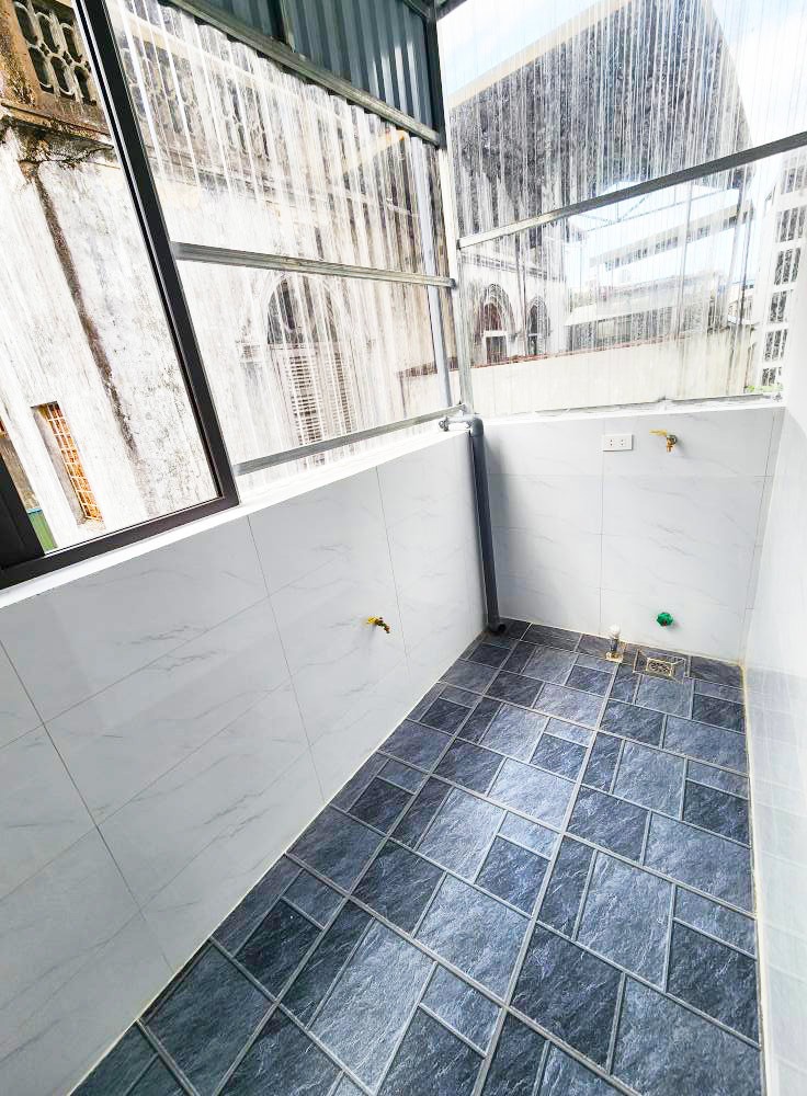 Nhà Đội Cấn Mặt Phố - Vị Trí Đắc Địa - 23m2 - 7.85 Tỷ