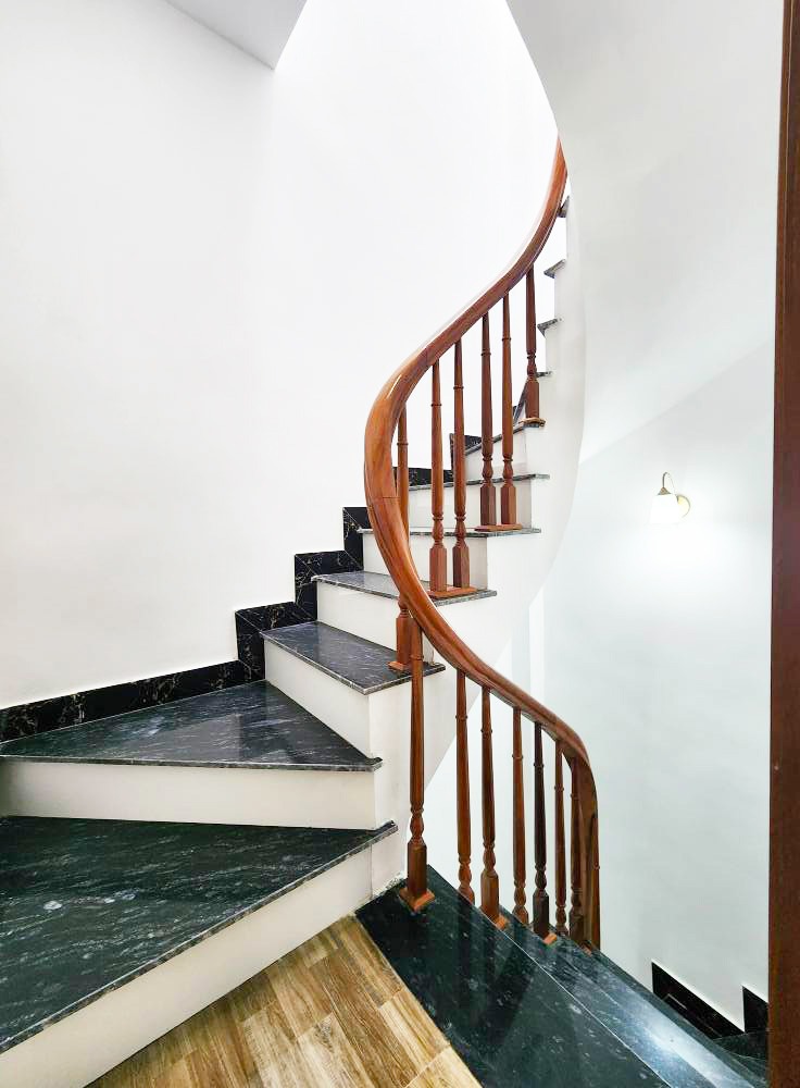 Nhà Đội Cấn Mặt Phố - Vị Trí Đắc Địa - 23m2 - 7.85 Tỷ