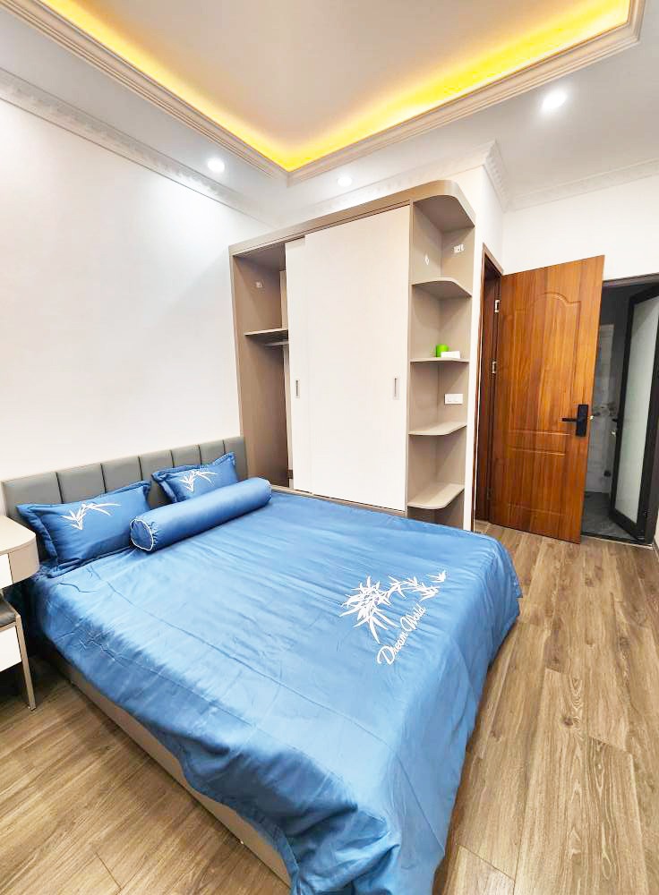 Nhà Đội Cấn Mặt Phố - Vị Trí Đắc Địa - 23m2 - 7.85 Tỷ
