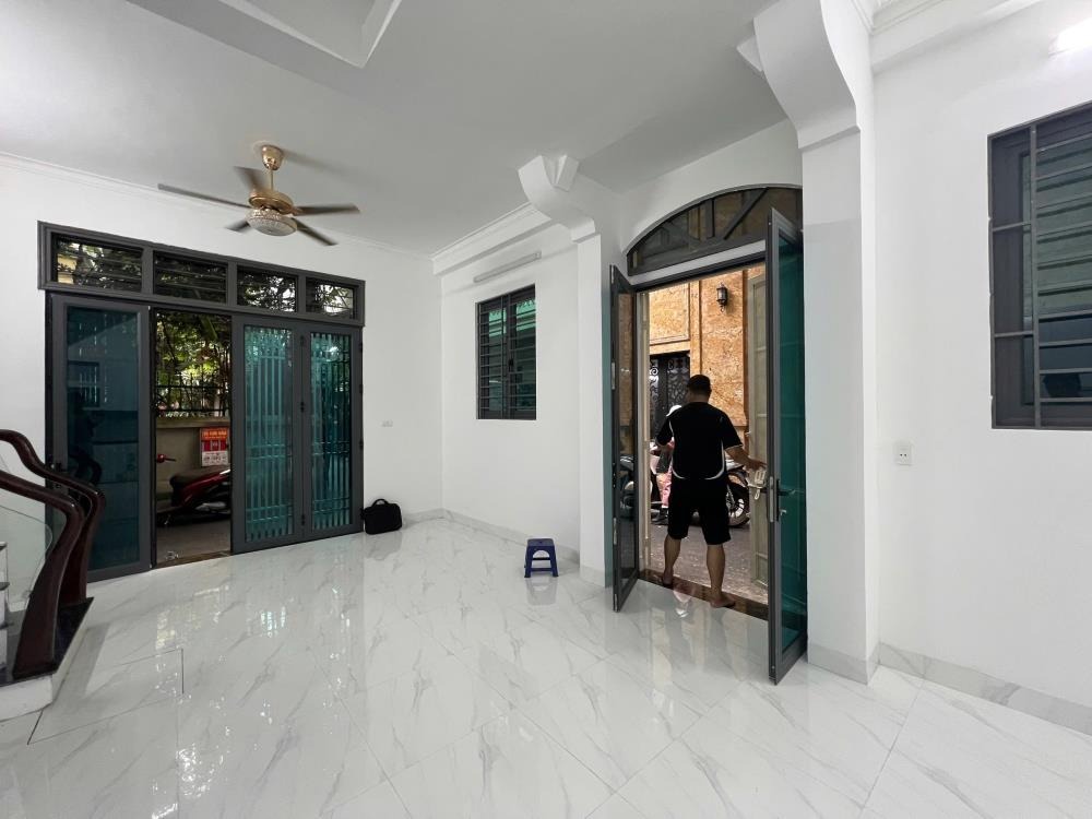 Bán nhà góc 2 mặt ngõ, Oto vào nhà - 37m2 x 4 tầng, 14.5 tỷ - Phố Vương Thừa Vũ, Thanh Xuân