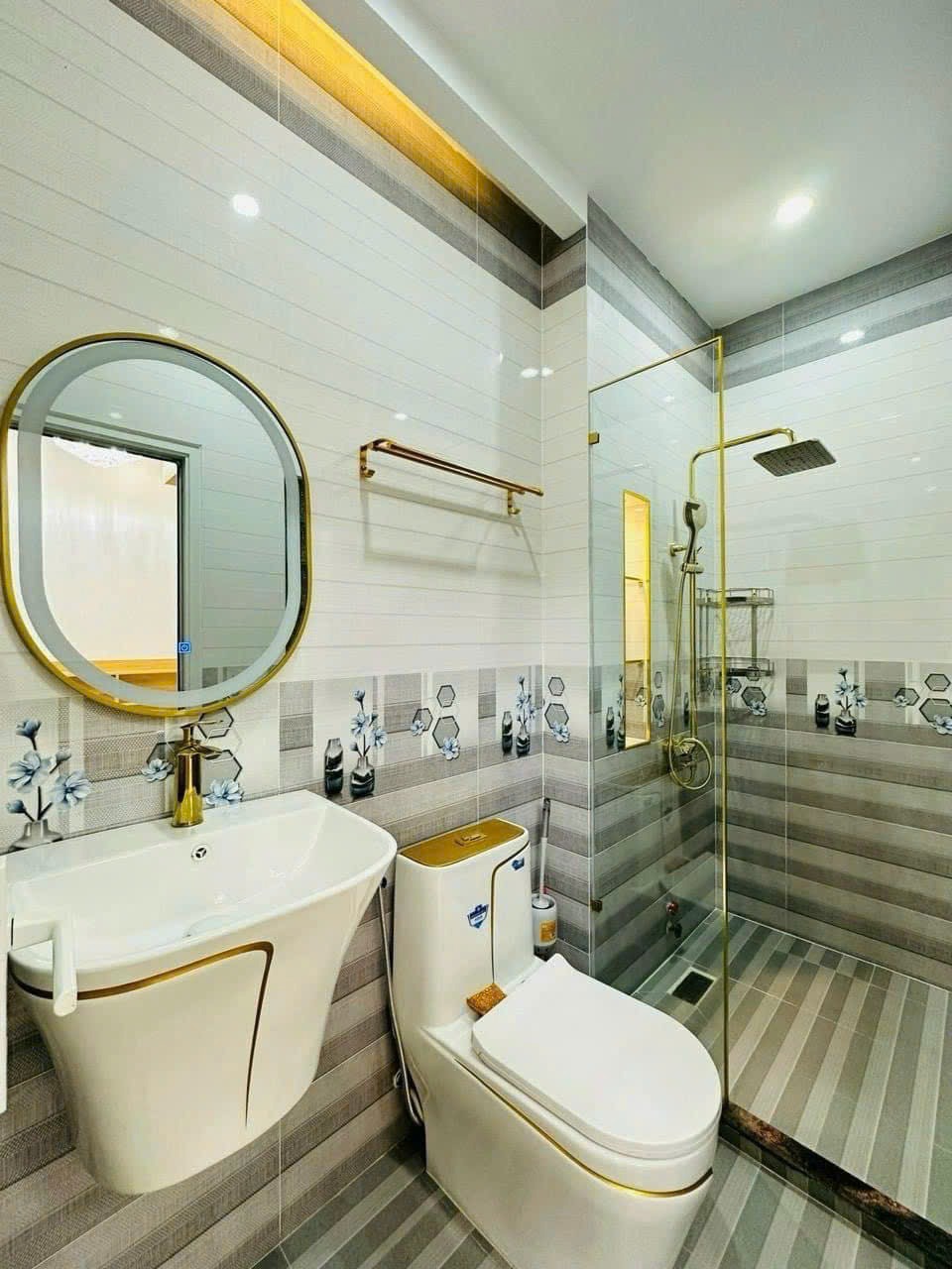 Bán Gấp Nhà Đẹp 1/ Hoàng Hoa Thám, Bình Thạnh - SHR - 3 Tỷ 450 Triệu