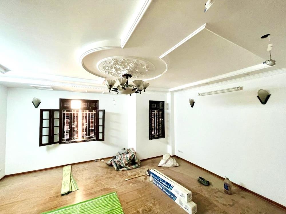 Lô Góc Hoàng Văn Thái - Ô Tô Tránh Nhau - Kinh Doanh Sầm Uất - Giá 17.5 Tỷ