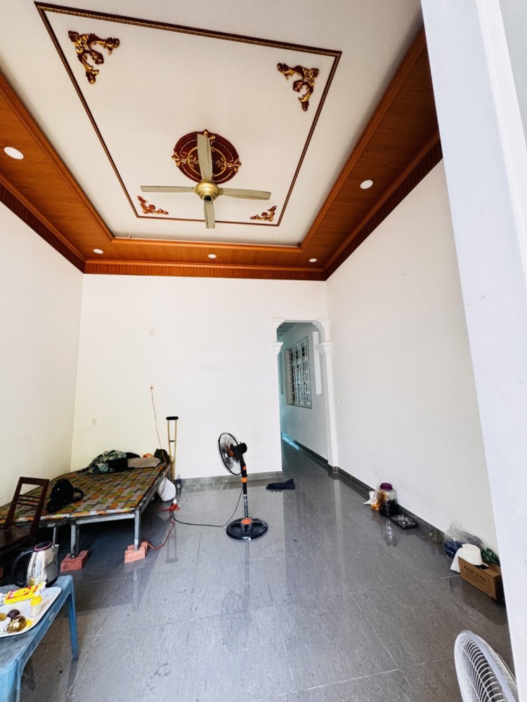 Bán nhà 390m² Dĩ An,Ngang KHỦNG 12M,SHR đường xe hơi 2 chiều,giá đầu tư