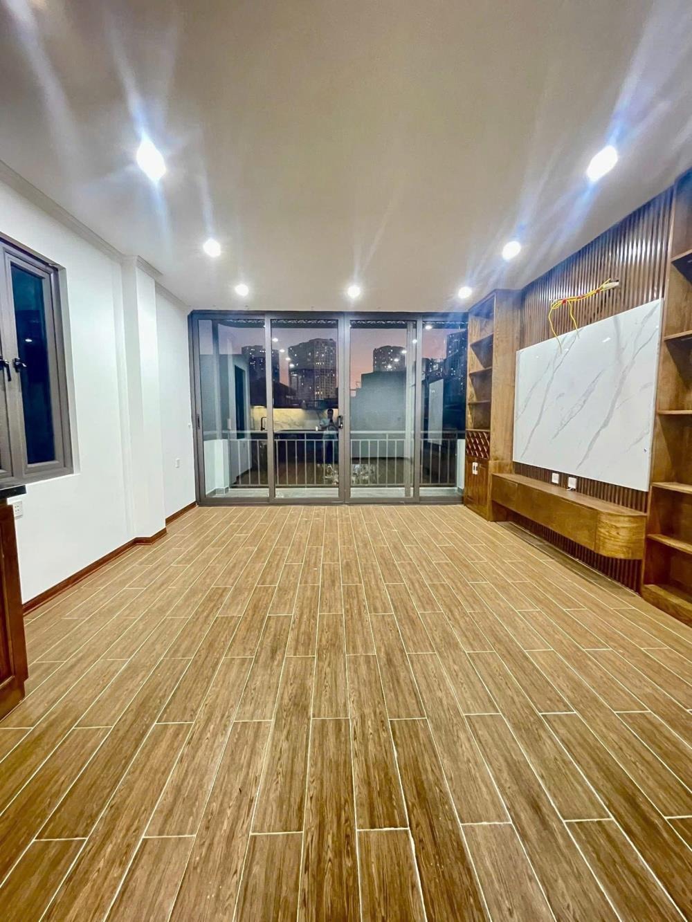 Bán nhà phân lô Vương Thừa Vũ - 50m2 - 5 Tầng - 15 tỷ - Ô Tô Vào Nhà