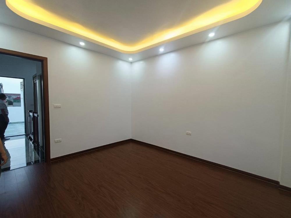 Bán nhà tăng thiết giáp, thang máy, ô tô đỗ cửa tại Bắc Từ Liêm - 9 tỷ