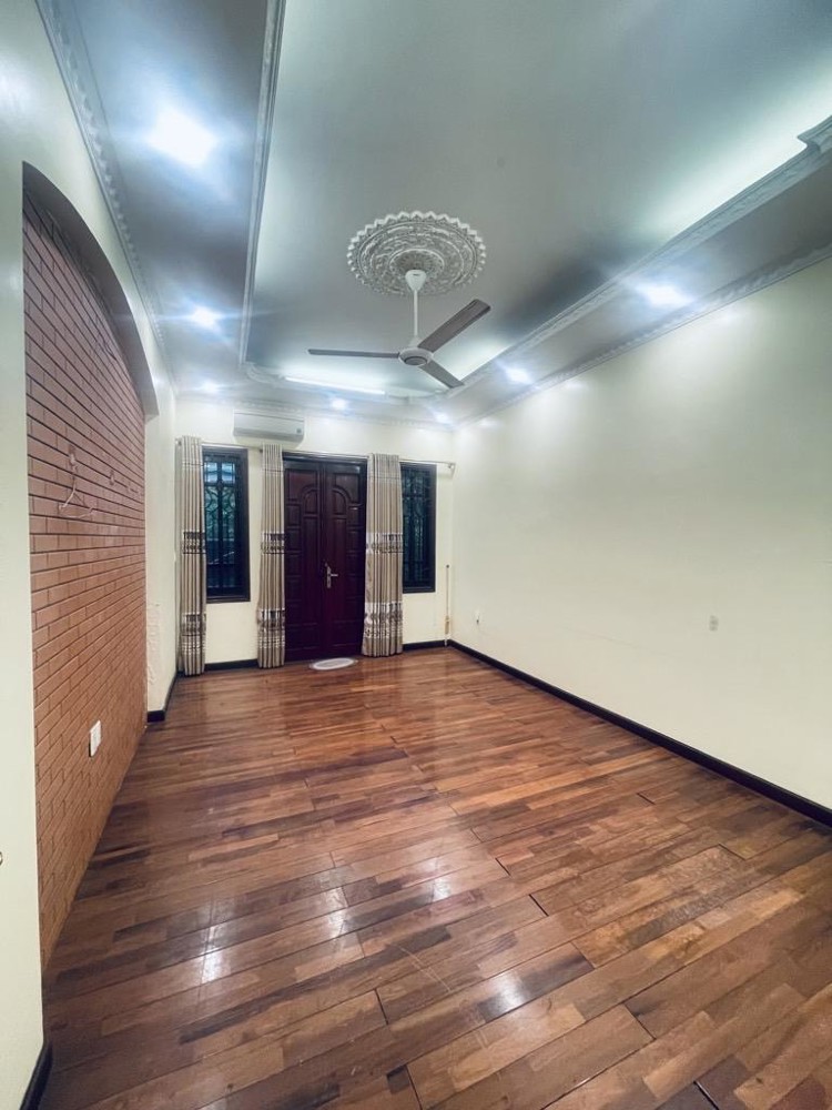 Nhà bán Tây Thăng Long 42m2, 5 tầng, ô tô đỗ cửa, gần trường Đại học