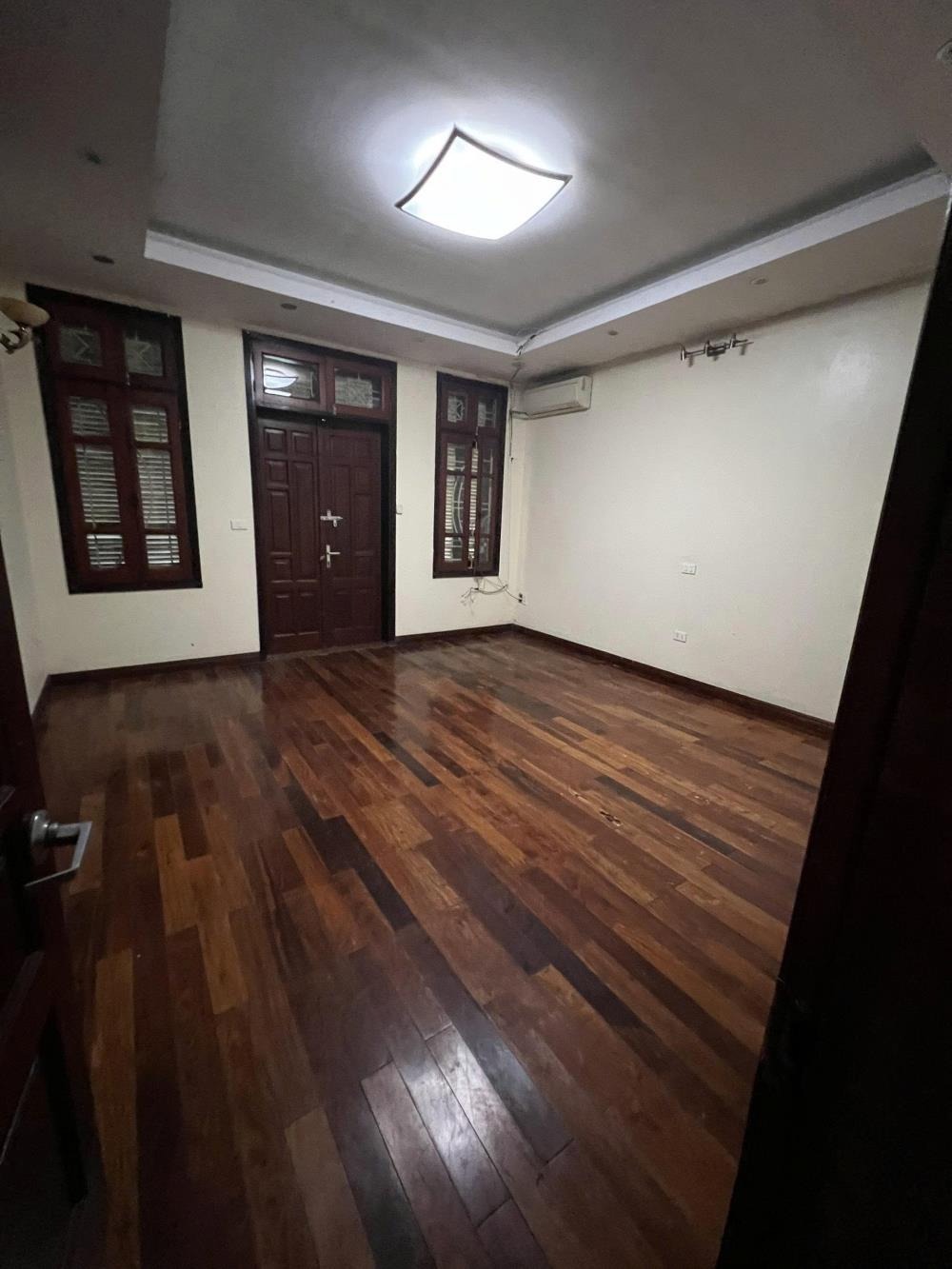 Cho Thuê Nhà 5 Tầng Mặt Tiền Nguyễn Khuyến, Hà Đông - Phù Hợp Kinh Doanh