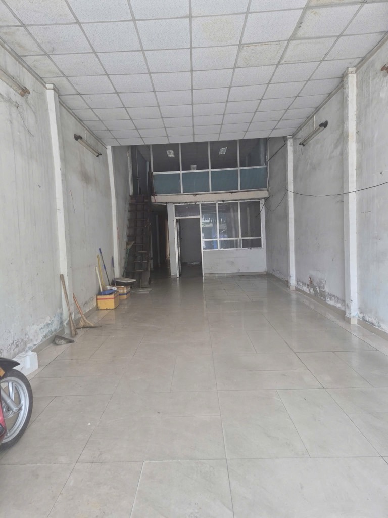 Bán nhà mặt tiền Bình Long, Bình Tân - 200m2, Kinh Doanh Đỉnh, Giá 16.8 Tỷ