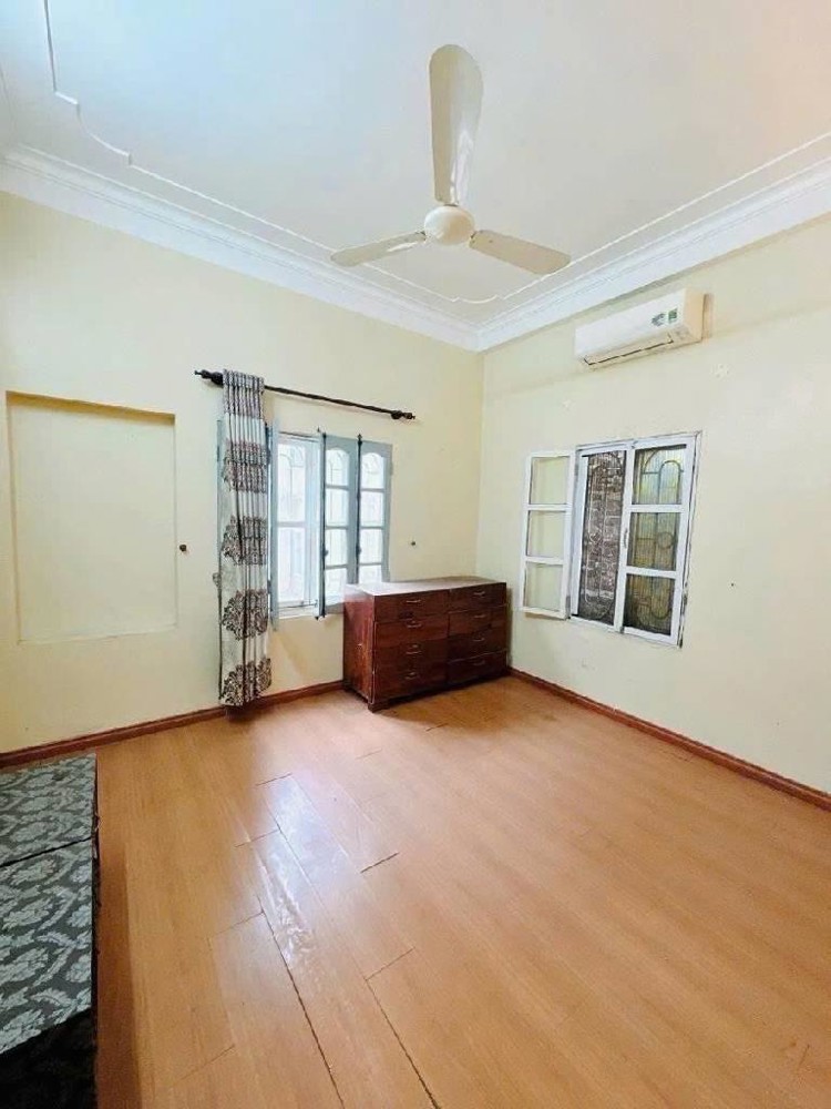 Bán nhà Văn Tiến Dũng 38m2, 5 tầng, ô tô đỗ cửa, gần Đại học Mỏ Địa chất