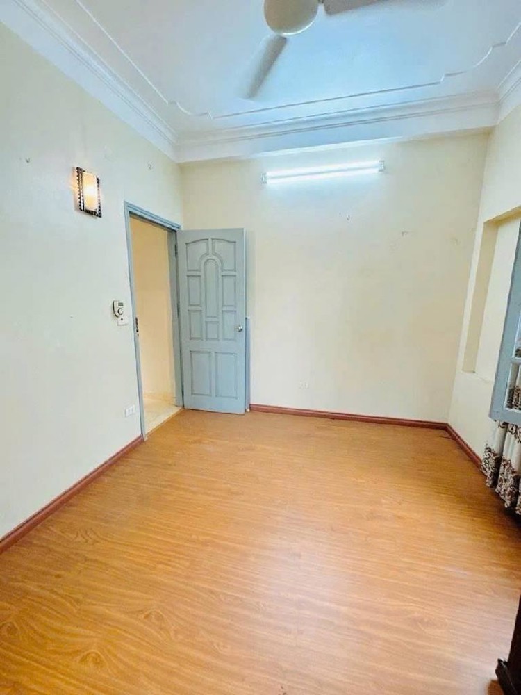 Bán nhà Văn Tiến Dũng 38m2, 5 tầng, ô tô đỗ cửa, gần Đại học Mỏ Địa chất