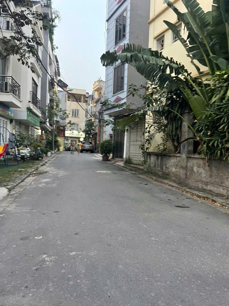 GIÁ TỐT -  32M2 MT4M đất Bắc Cầu, Bồ Đề,Oto Ra Vào 4ty7