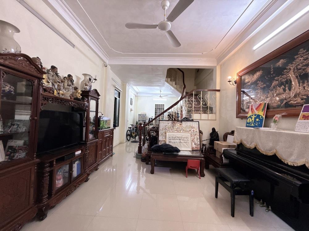Bán nhà Hoàng Quốc Việt, Cầu Giấy 60m2, 4 Tầng, 21.5 Tỷ - Phân Lô, Ô Tô Vào